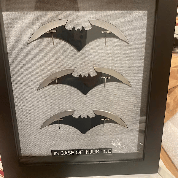 🔥Last day 80% off - 🦇Metal Bat-Shaped Batarang Photo Frame