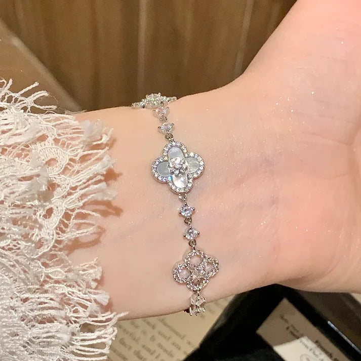 🔥Last Day Discount 70%--Diamond Clover Bracelet