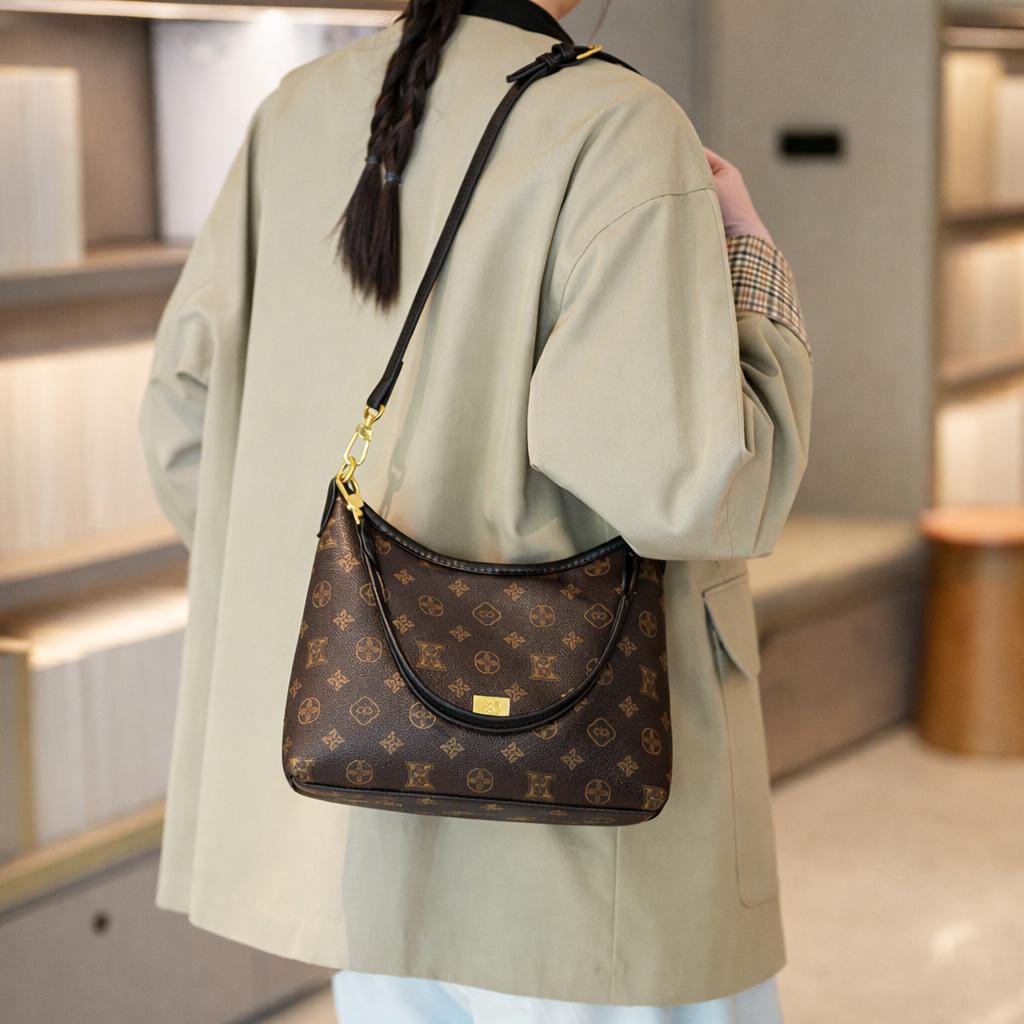 Retro Tote Bag for Women, Commuter Shoulder Bag, Versatile Crossbody Bag, High-End Large Capacity Bag for Women