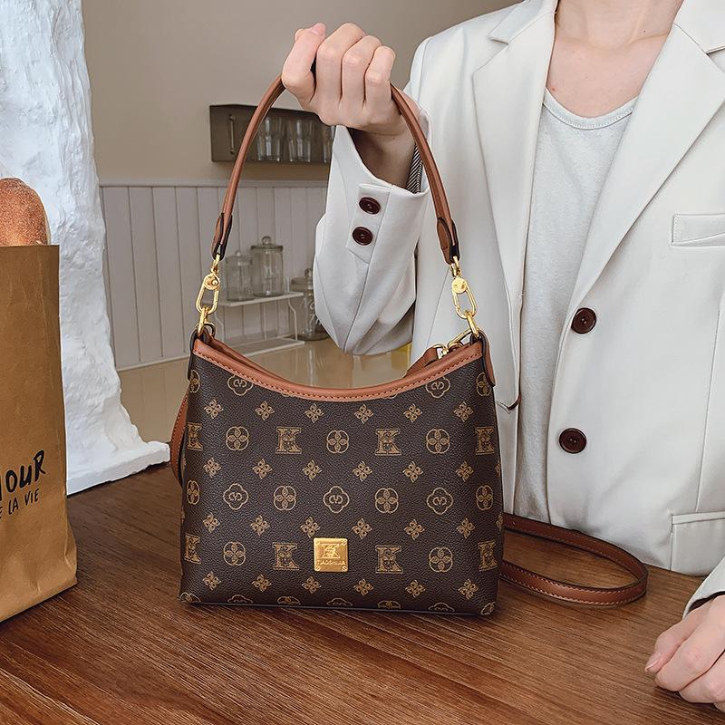 Retro Tote Bag for Women, Commuter Shoulder Bag, Versatile Crossbody Bag, High-End Large Capacity Bag for Women