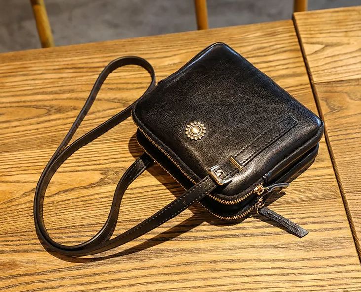 🔥Last Day Discount 70% Double Zipper Oil Wax Leather Bag
