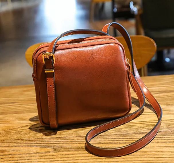 🔥Last Day Discount 70% Double Zipper Oil Wax Leather Bag